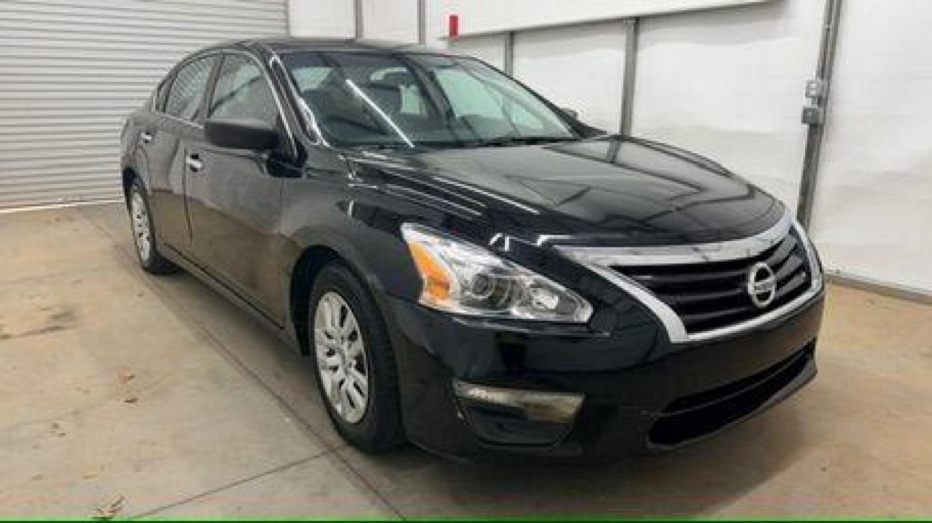 2014 Black Nissan Altima 2.5 S (1N4AL3AP9EC) with an 2.5L I-4 DOHC engine, located at 1806 Veterans Memorial Hwy SW, Austell, GA, 30168, (770) 944-9558, 33.817959, -84.606987 - Photo#8