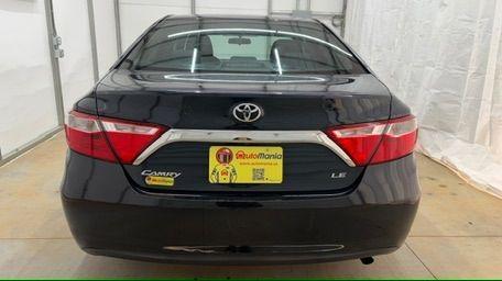 2017 Blue Toyota Camry LE (4T1BF1FKXHU) with an 2.5L I-4 DOHC engine, located at 1806 Veterans Memorial Hwy SW, Austell, GA, 30168, (770) 944-9558, 33.817959, -84.606987 - Photo#4