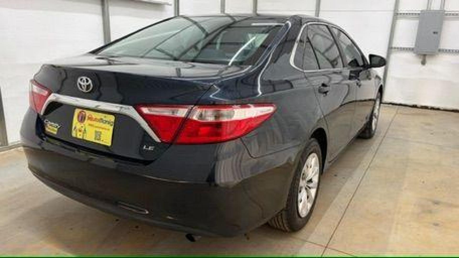 2017 Blue Toyota Camry LE (4T1BF1FKXHU) with an 2.5L I-4 DOHC engine, located at 1806 Veterans Memorial Hwy SW, Austell, GA, 30168, (770) 944-9558, 33.817959, -84.606987- Photo#5