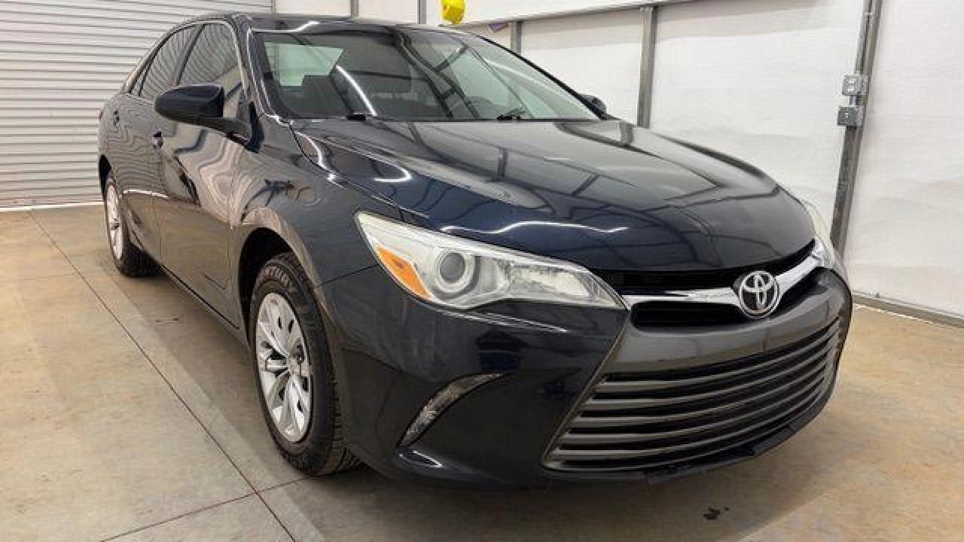 2017 Blue Toyota Camry LE (4T1BF1FKXHU) with an 2.5L I-4 DOHC engine, located at 1806 Veterans Memorial Hwy SW, Austell, GA, 30168, (770) 944-9558, 33.817959, -84.606987- Photo#8