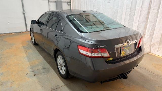 2011 Gray Toyota Camry XLE (4T4BF3EK5BR) with an 2.5L I-4 DOHC engine, located at 1806 Veterans Memorial Hwy SW, Austell, GA, 30168, (770) 944-9558, 33.817959, -84.606987 - Photo#3