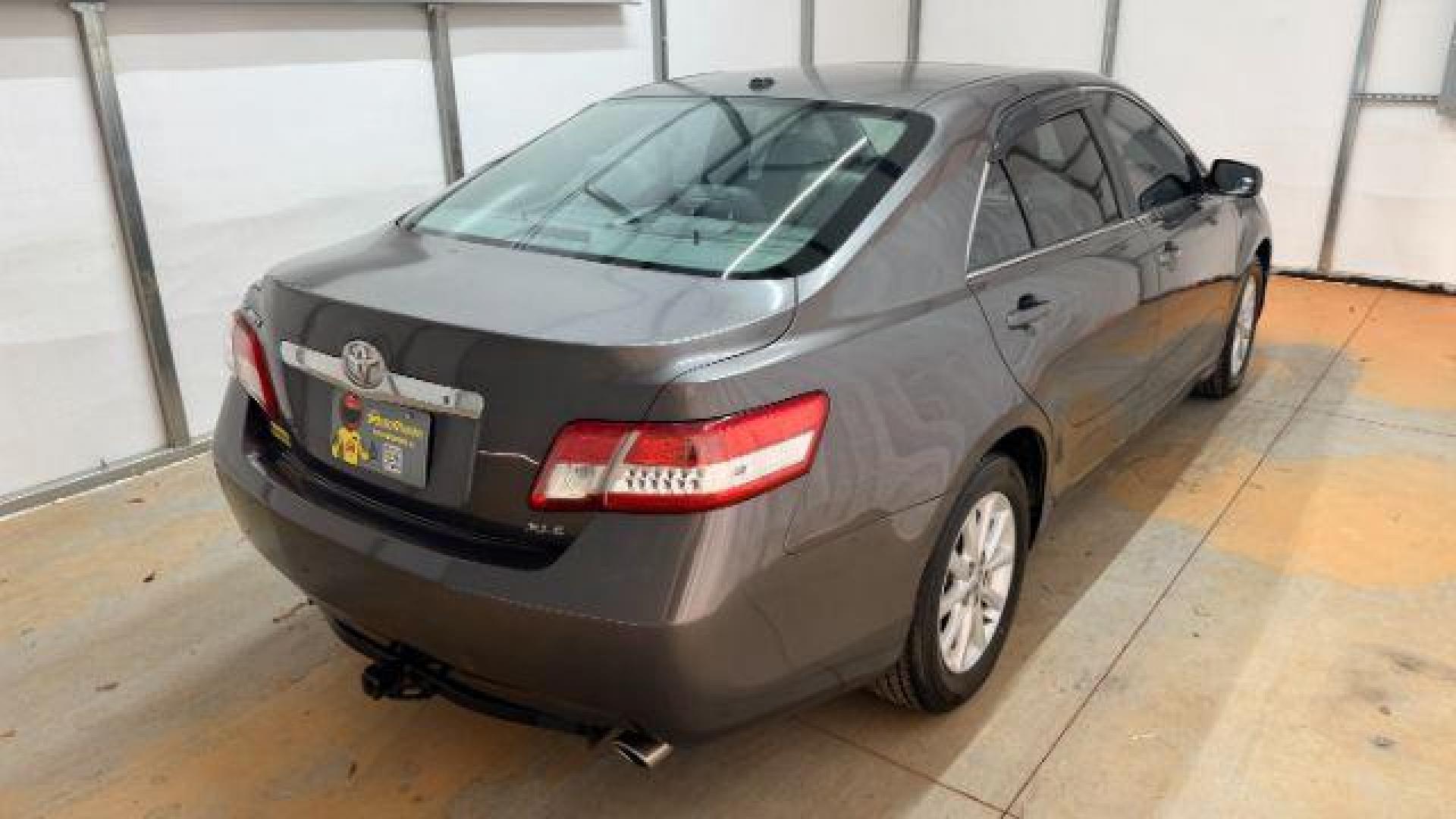2011 Gray Toyota Camry XLE (4T4BF3EK5BR) with an 2.5L I-4 DOHC engine, located at 1806 Veterans Memorial Hwy SW, Austell, GA, 30168, (770) 944-9558, 33.817959, -84.606987 - Photo#5