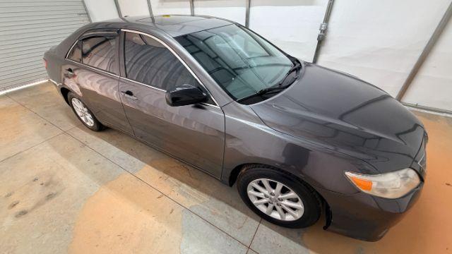 2011 Gray Toyota Camry XLE (4T4BF3EK5BR) with an 2.5L I-4 DOHC engine, located at 1806 Veterans Memorial Hwy SW, Austell, GA, 30168, (770) 944-9558, 33.817959, -84.606987 - Photo#7