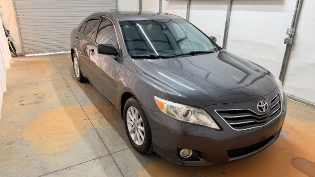 2011 Gray Toyota Camry XLE (4T4BF3EK5BR) with an 2.5L I-4 DOHC engine, located at 1806 Veterans Memorial Hwy SW, Austell, GA, 30168, (770) 944-9558, 33.817959, -84.606987 - Photo#8
