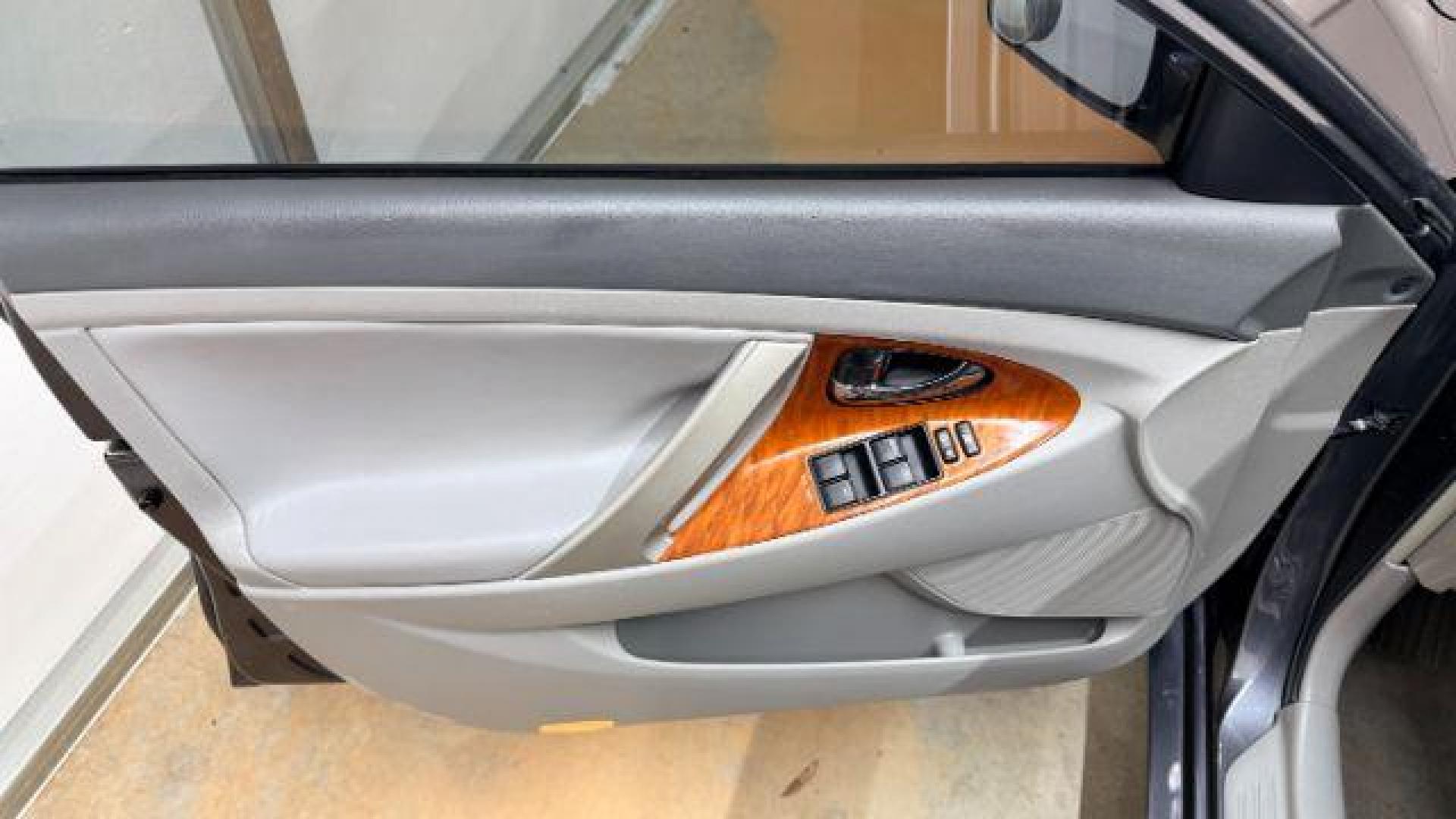 2011 Gray Toyota Camry XLE (4T4BF3EK5BR) with an 2.5L I-4 DOHC engine, located at 1806 Veterans Memorial Hwy SW, Austell, GA, 30168, (770) 944-9558, 33.817959, -84.606987 - Photo#10