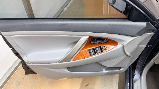 2011 Gray Toyota Camry XLE (4T4BF3EK5BR) with an 2.5L I-4 DOHC engine, located at 1806 Veterans Memorial Hwy SW, Austell, GA, 30168, (770) 944-9558, 33.817959, -84.606987 - Photo#10