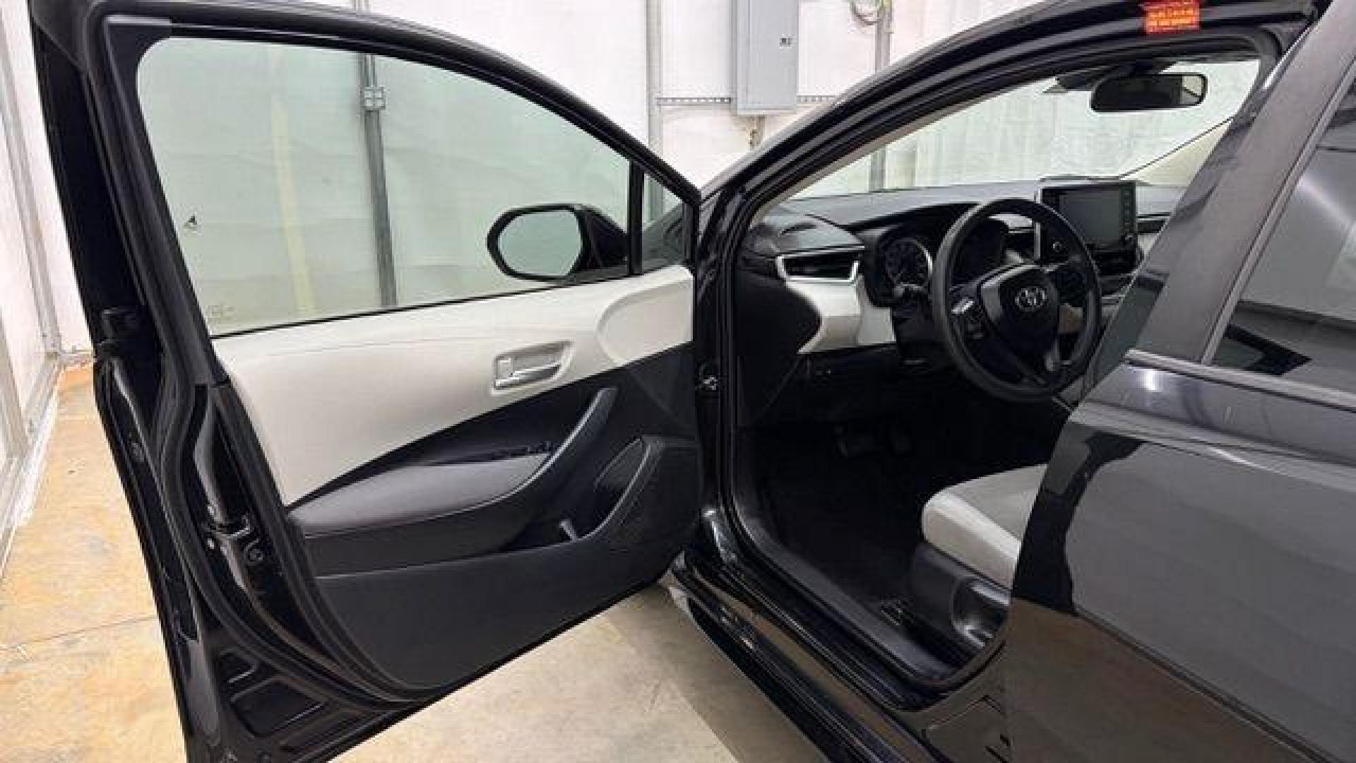 2020 Black Toyota Corolla LE (5YFEPRAE6LP) with an 1.8L I-4 DOHC engine, located at 1806 Veterans Memorial Hwy SW, Austell, GA, 30168, (770) 944-9558, 33.817959, -84.606987 - Photo#10