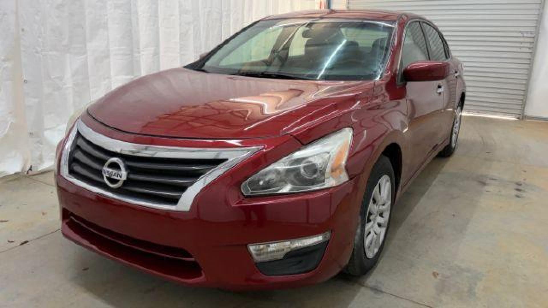 2013 RED Nissan Altima 2.5 S (1N4AL3AP1DN) with an 2.5L I-4 DOHC engine, located at 1806 Veterans Memorial Hwy SW, Austell, GA, 30168, (770) 944-9558, 33.817959, -84.606987 - Photo#0