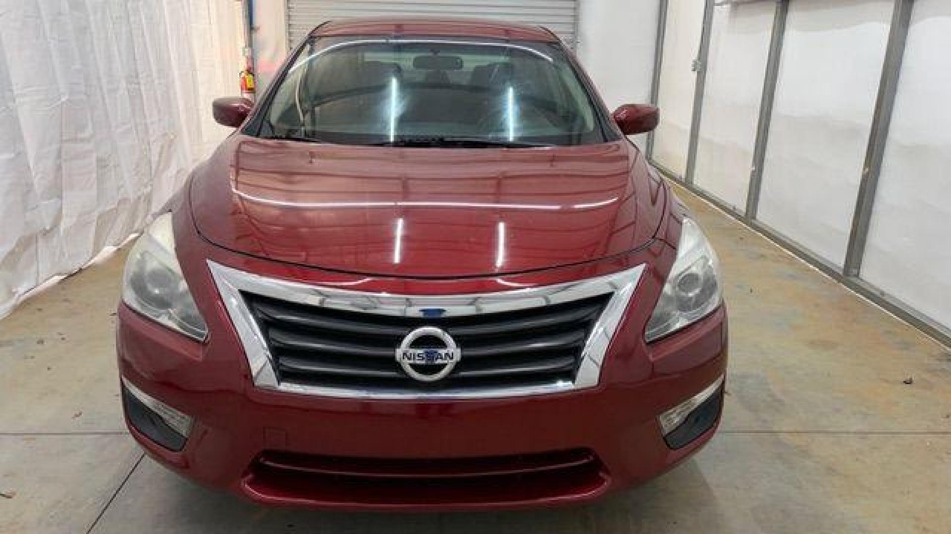 2013 RED Nissan Altima 2.5 S (1N4AL3AP1DN) with an 2.5L I-4 DOHC engine, located at 1806 Veterans Memorial Hwy SW, Austell, GA, 30168, (770) 944-9558, 33.817959, -84.606987 - Photo#9