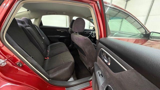 2013 RED Nissan Altima 2.5 S (1N4AL3AP1DN) with an 2.5L I-4 DOHC engine, located at 1806 Veterans Memorial Hwy SW, Austell, GA, 30168, (770) 944-9558, 33.817959, -84.606987 - Photo#16