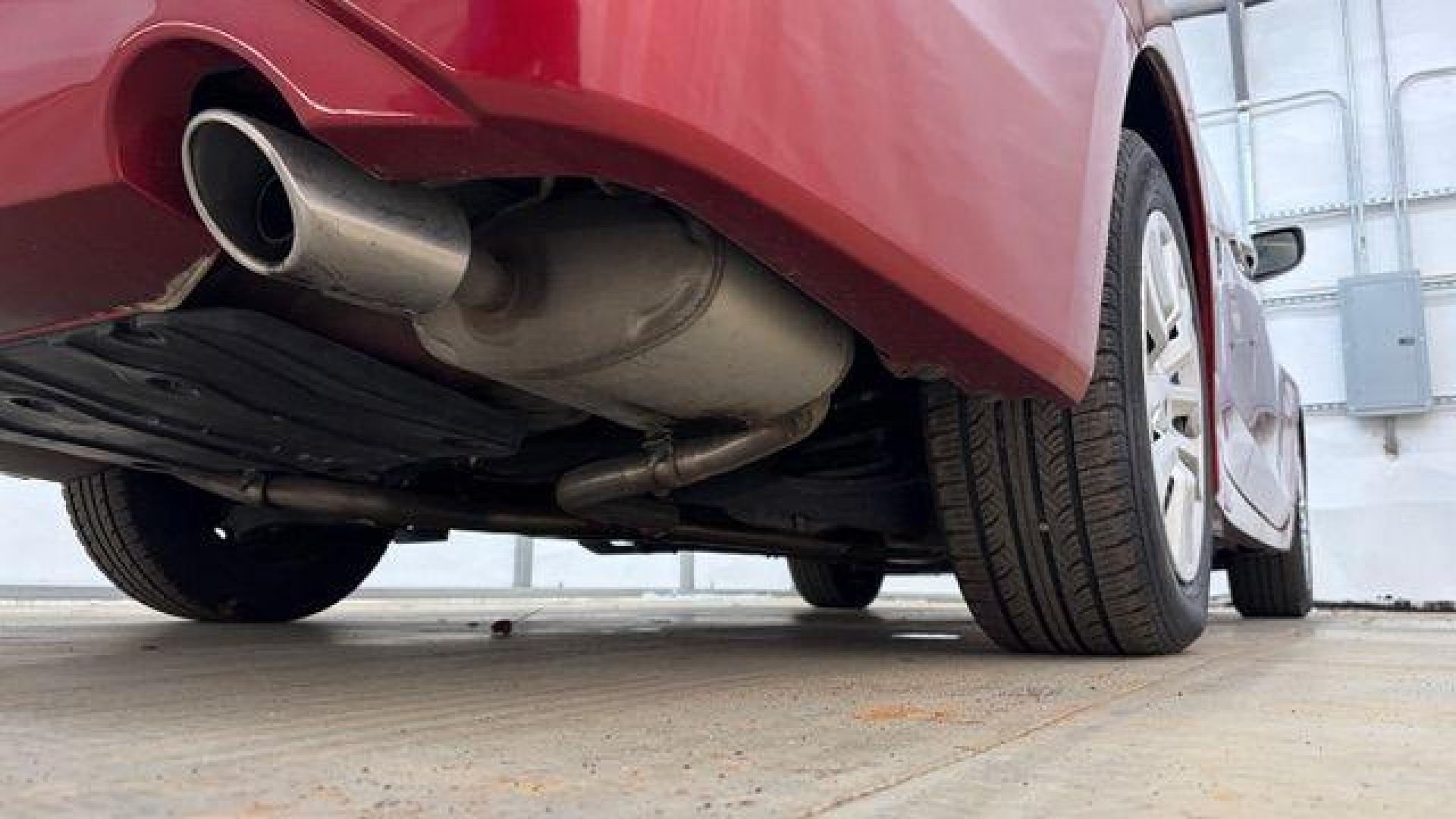 2013 RED Nissan Altima 2.5 S (1N4AL3AP1DN) with an 2.5L I-4 DOHC engine, located at 1806 Veterans Memorial Hwy SW, Austell, GA, 30168, (770) 944-9558, 33.817959, -84.606987 - Photo#21