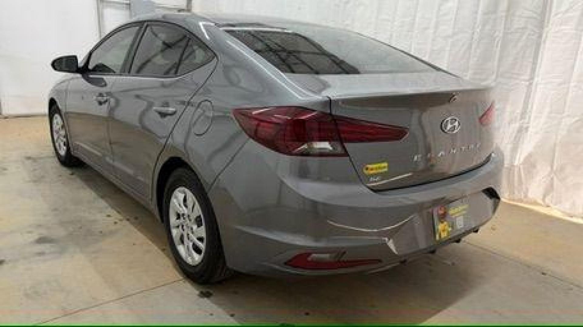 2020 Gray Hyundai Elantra SE (5NPD74LF3LH) with an Nu 2L I-4 DOHC engine, located at 1806 Veterans Memorial Hwy SW, Austell, GA, 30168, (770) 944-9558, 33.817959, -84.606987 - Photo#3