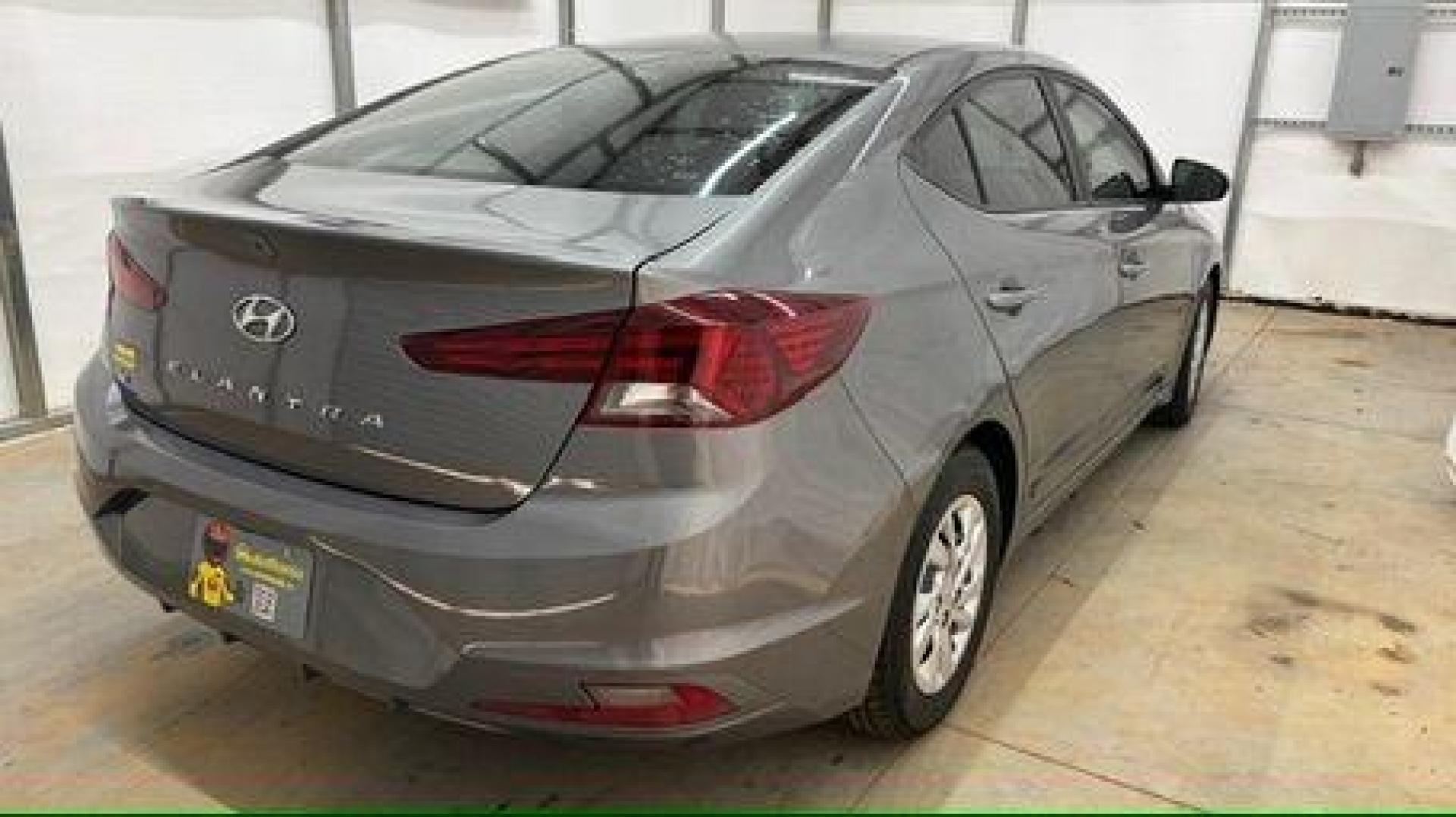 2020 Gray Hyundai Elantra SE (5NPD74LF3LH) with an Nu 2L I-4 DOHC engine, located at 1806 Veterans Memorial Hwy SW, Austell, GA, 30168, (770) 944-9558, 33.817959, -84.606987 - Photo#5
