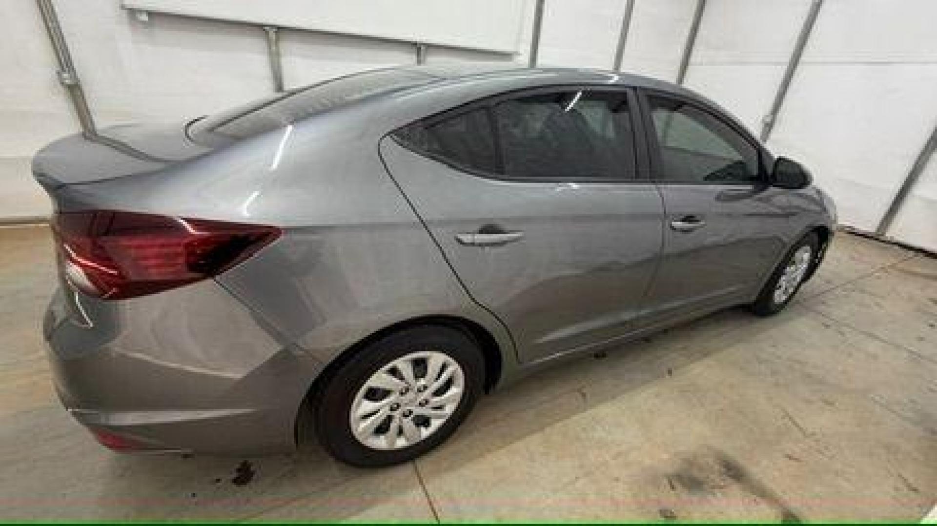 2020 Gray Hyundai Elantra SE (5NPD74LF3LH) with an Nu 2L I-4 DOHC engine, located at 1806 Veterans Memorial Hwy SW, Austell, GA, 30168, (770) 944-9558, 33.817959, -84.606987 - Photo#6