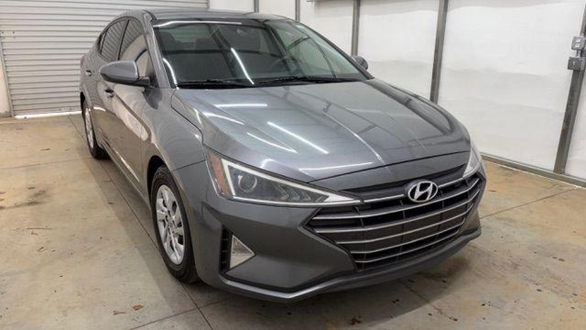 2020 Gray Hyundai Elantra SE (5NPD74LF3LH) with an Nu 2L I-4 DOHC engine, located at 1806 Veterans Memorial Hwy SW, Austell, GA, 30168, (770) 944-9558, 33.817959, -84.606987 - Photo#8