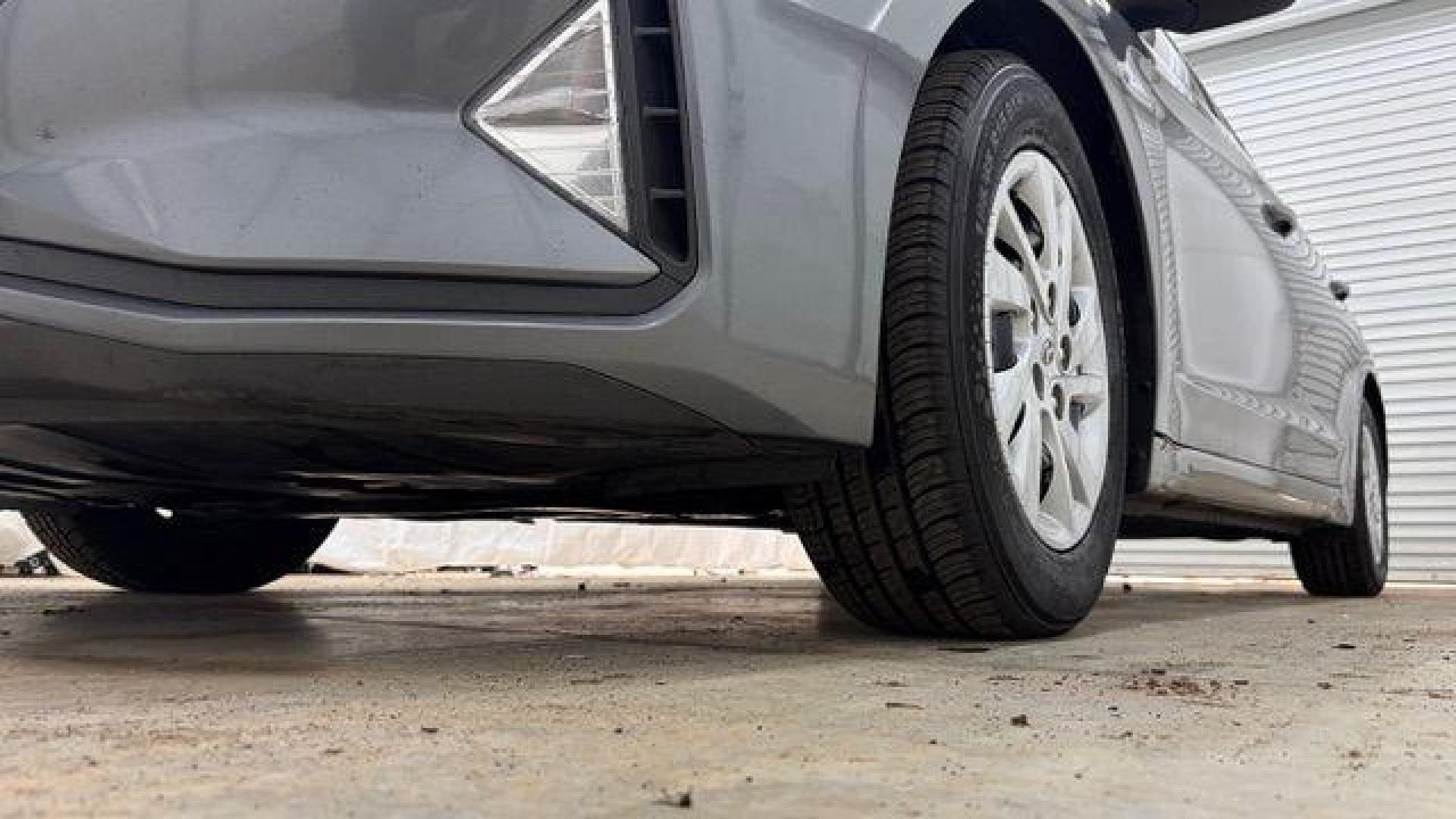 2020 Gray Hyundai Elantra SE (5NPD74LF3LH) with an Nu 2L I-4 DOHC engine, located at 1806 Veterans Memorial Hwy SW, Austell, GA, 30168, (770) 944-9558, 33.817959, -84.606987 - Photo#19