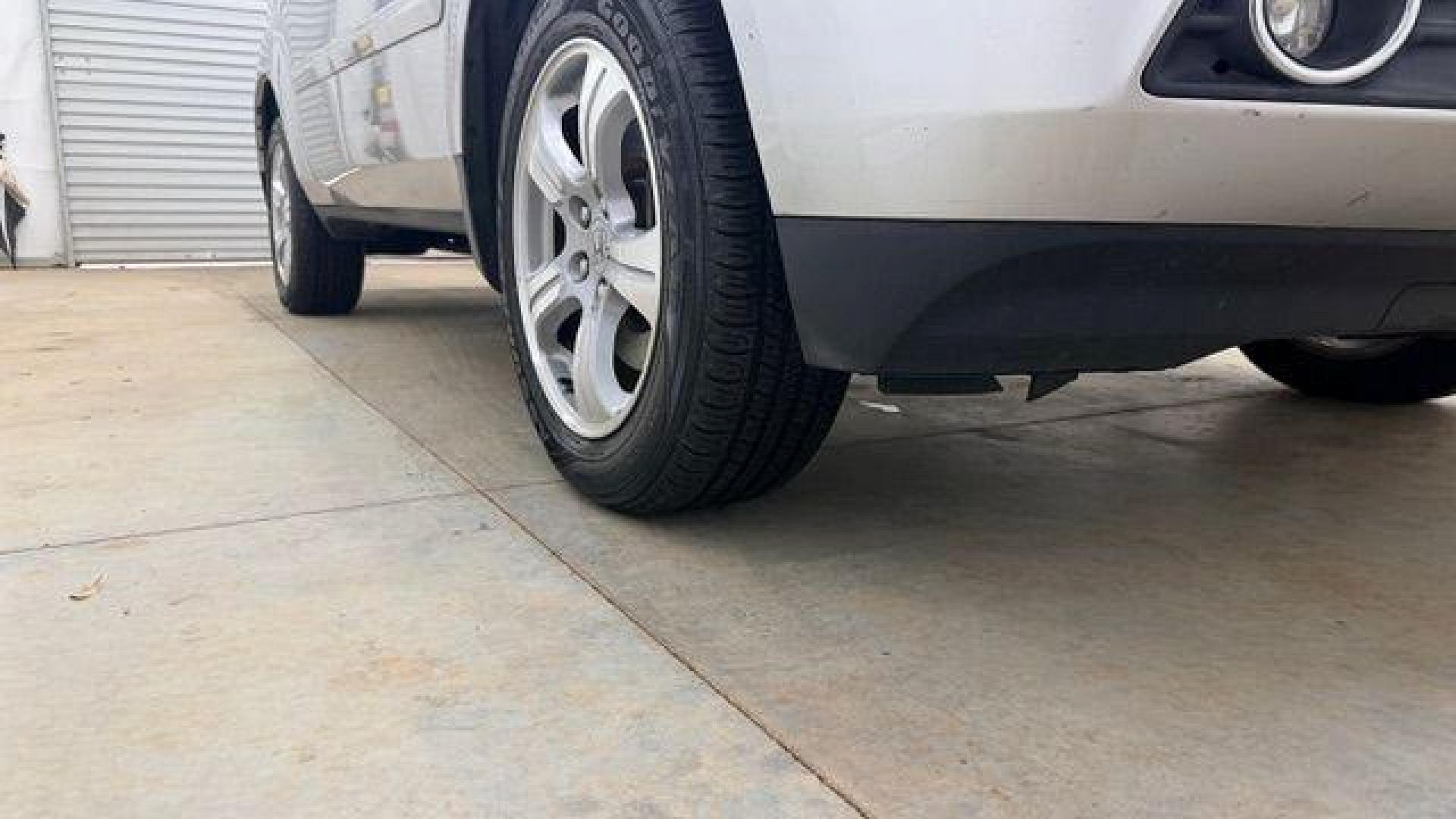 2012 Silver Honda Pilot EX-L (5FNYF3H65CB) with an 3.5L V-6 i-VTEC VCM variable valve control engine, located at 1806 Veterans Memorial Hwy SW, Austell, GA, 30168, (770) 944-9558, 33.817959, -84.606987 - Photo#21