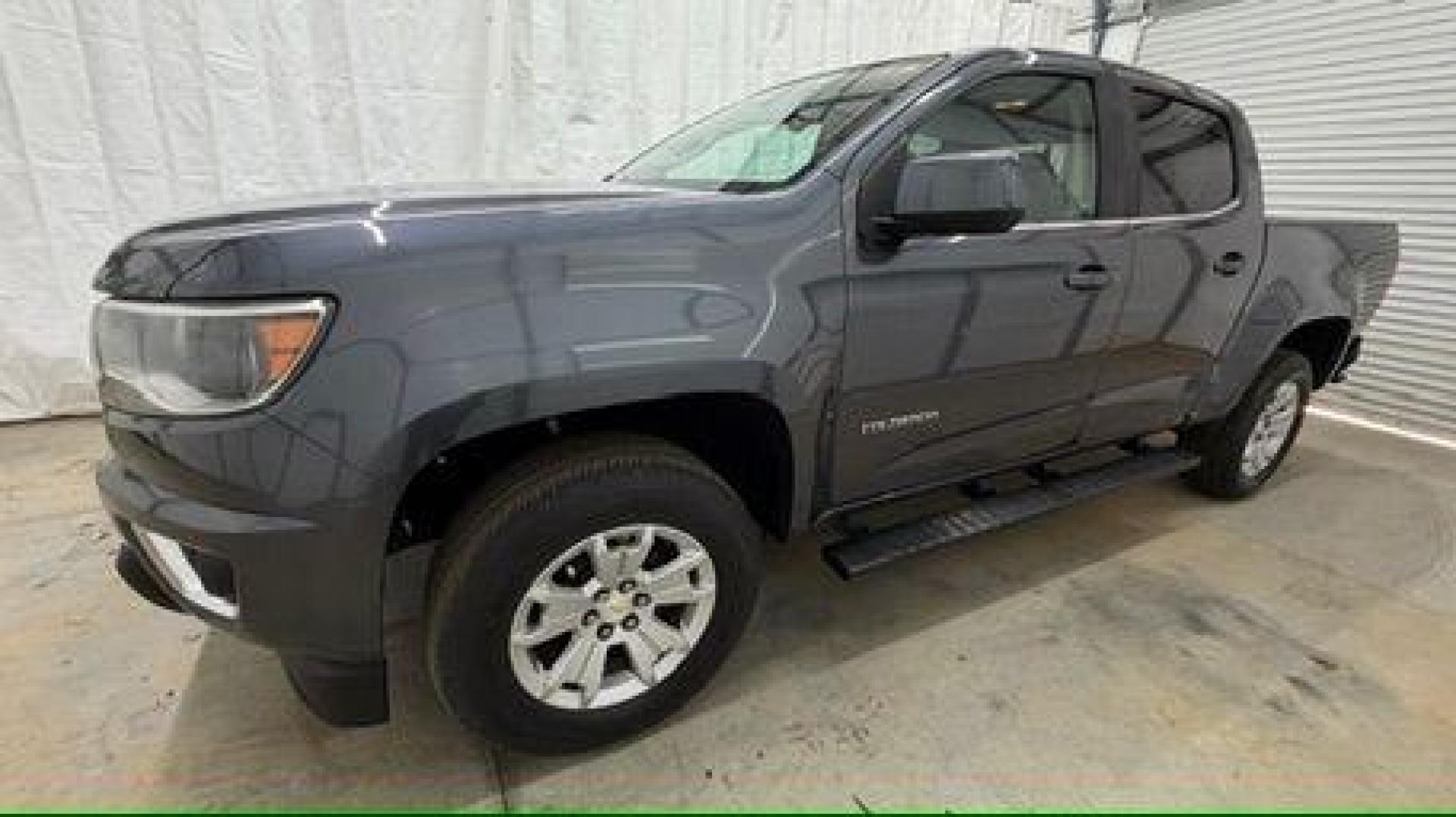 2016 Gray Chevrolet Colorado LT (1GCGSCEA2G1) with an 3.6L V-6 gasoline direct injection engine, located at 1806 Veterans Memorial Hwy SW, Austell, GA, 30168, (770) 944-9558, 33.817959, -84.606987 - Photo#1