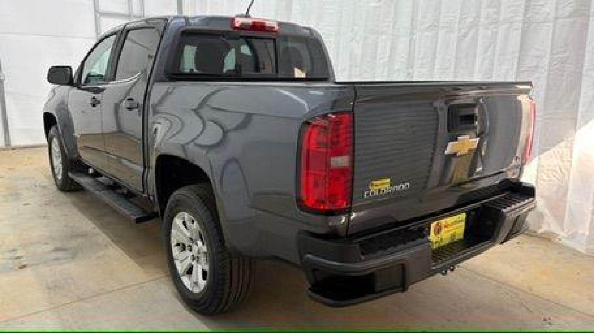 2016 Gray Chevrolet Colorado LT (1GCGSCEA2G1) with an 3.6L V-6 gasoline direct injection engine, located at 1806 Veterans Memorial Hwy SW, Austell, GA, 30168, (770) 944-9558, 33.817959, -84.606987 - Photo#3