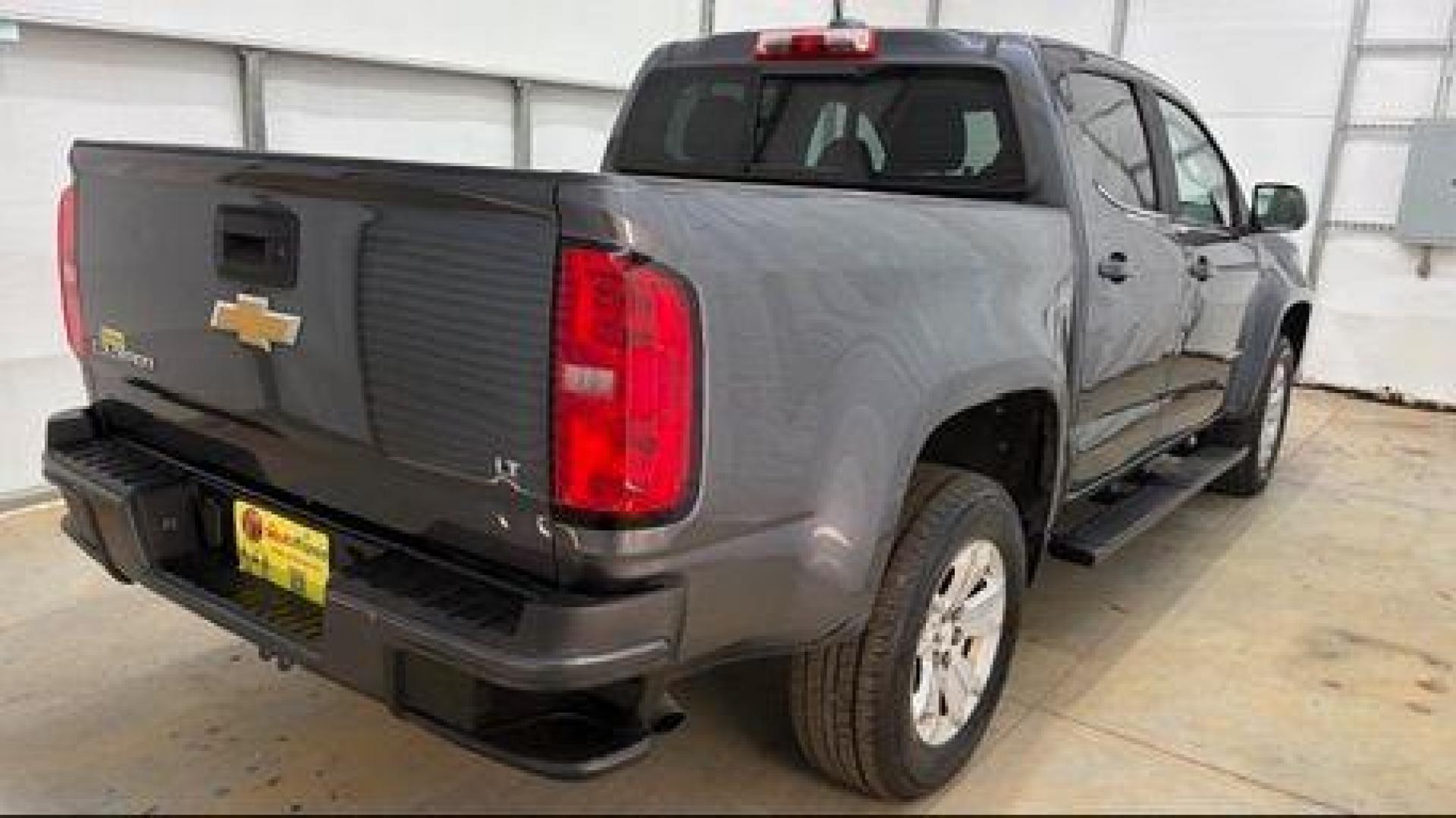 2016 Gray Chevrolet Colorado LT (1GCGSCEA2G1) with an 3.6L V-6 gasoline direct injection engine, located at 1806 Veterans Memorial Hwy SW, Austell, GA, 30168, (770) 944-9558, 33.817959, -84.606987 - Photo#5