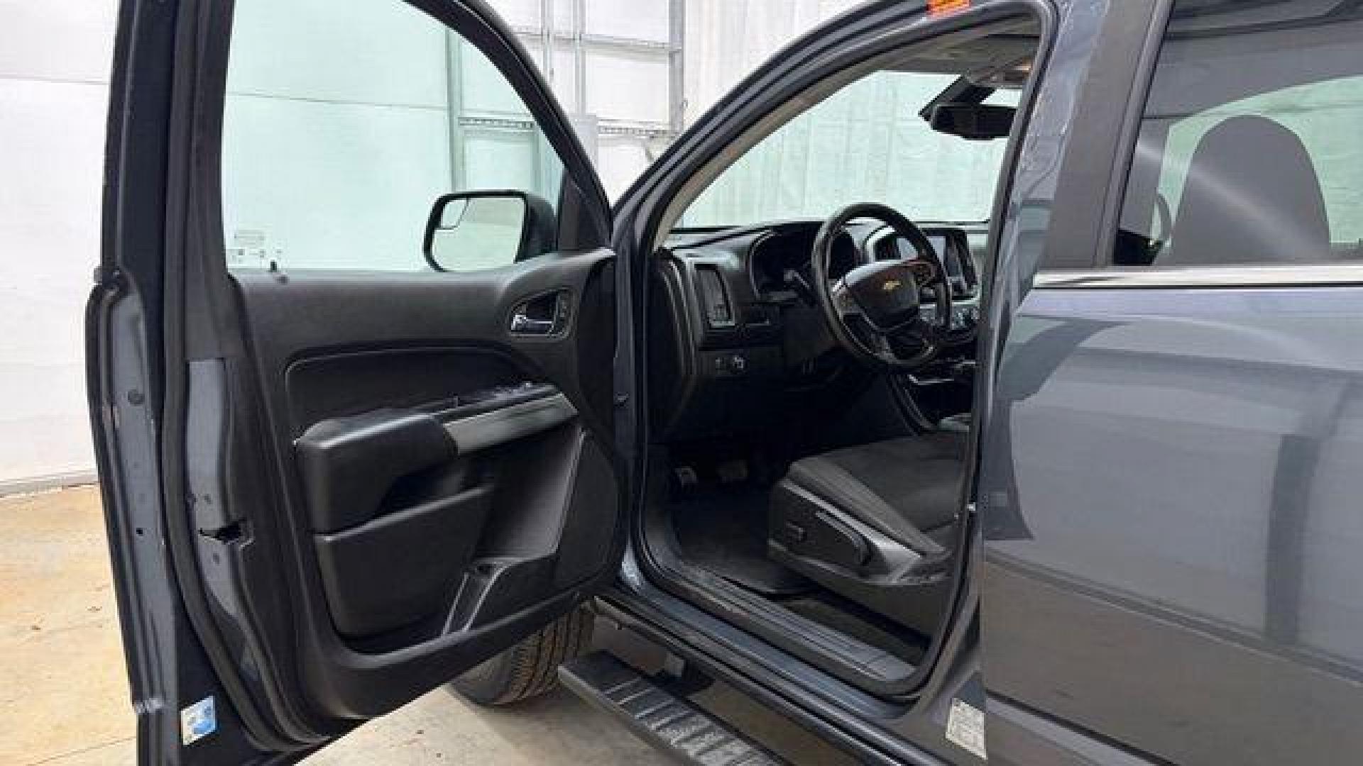 2016 Gray Chevrolet Colorado LT (1GCGSCEA2G1) with an 3.6L V-6 gasoline direct injection engine, located at 1806 Veterans Memorial Hwy SW, Austell, GA, 30168, (770) 944-9558, 33.817959, -84.606987 - Photo#10