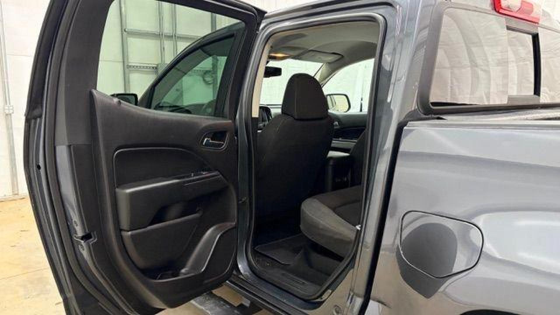 2016 Gray Chevrolet Colorado LT (1GCGSCEA2G1) with an 3.6L V-6 gasoline direct injection engine, located at 1806 Veterans Memorial Hwy SW, Austell, GA, 30168, (770) 944-9558, 33.817959, -84.606987 - Photo#13