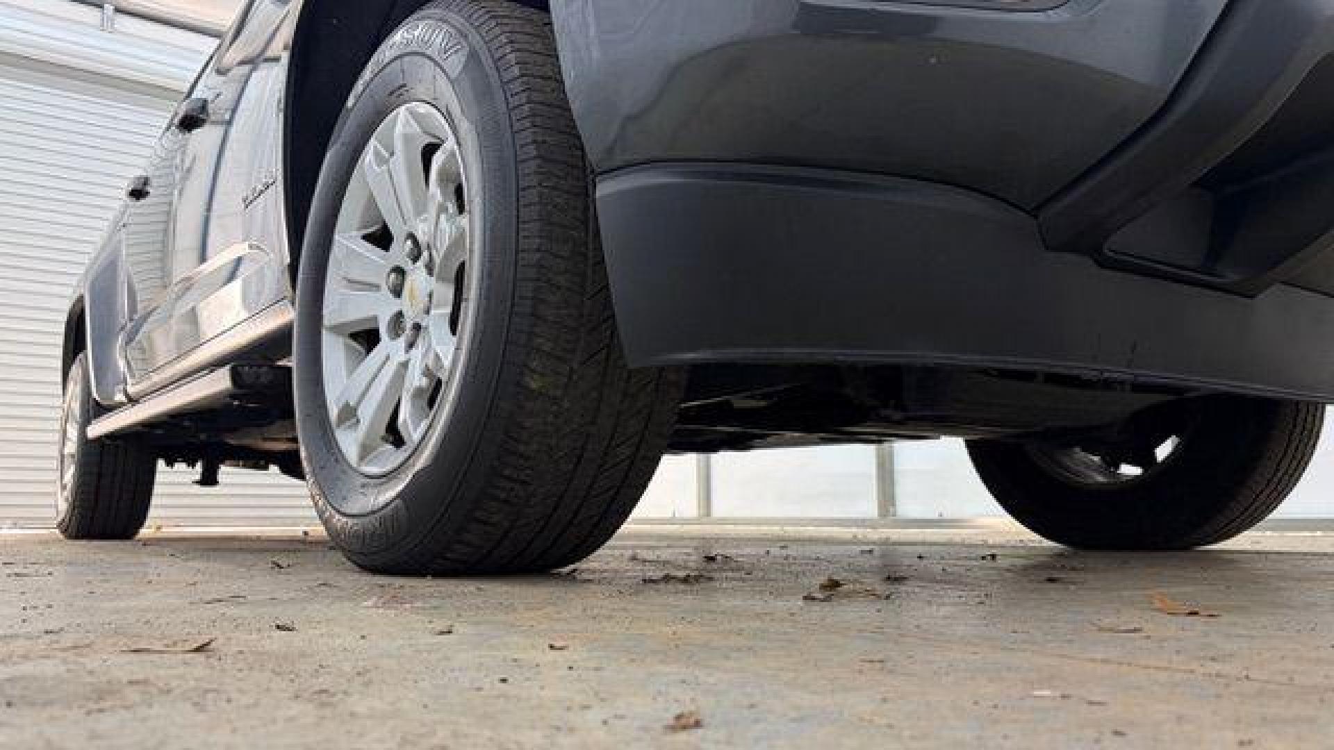 2016 Gray Chevrolet Colorado LT (1GCGSCEA2G1) with an 3.6L V-6 gasoline direct injection engine, located at 1806 Veterans Memorial Hwy SW, Austell, GA, 30168, (770) 944-9558, 33.817959, -84.606987 - Photo#18