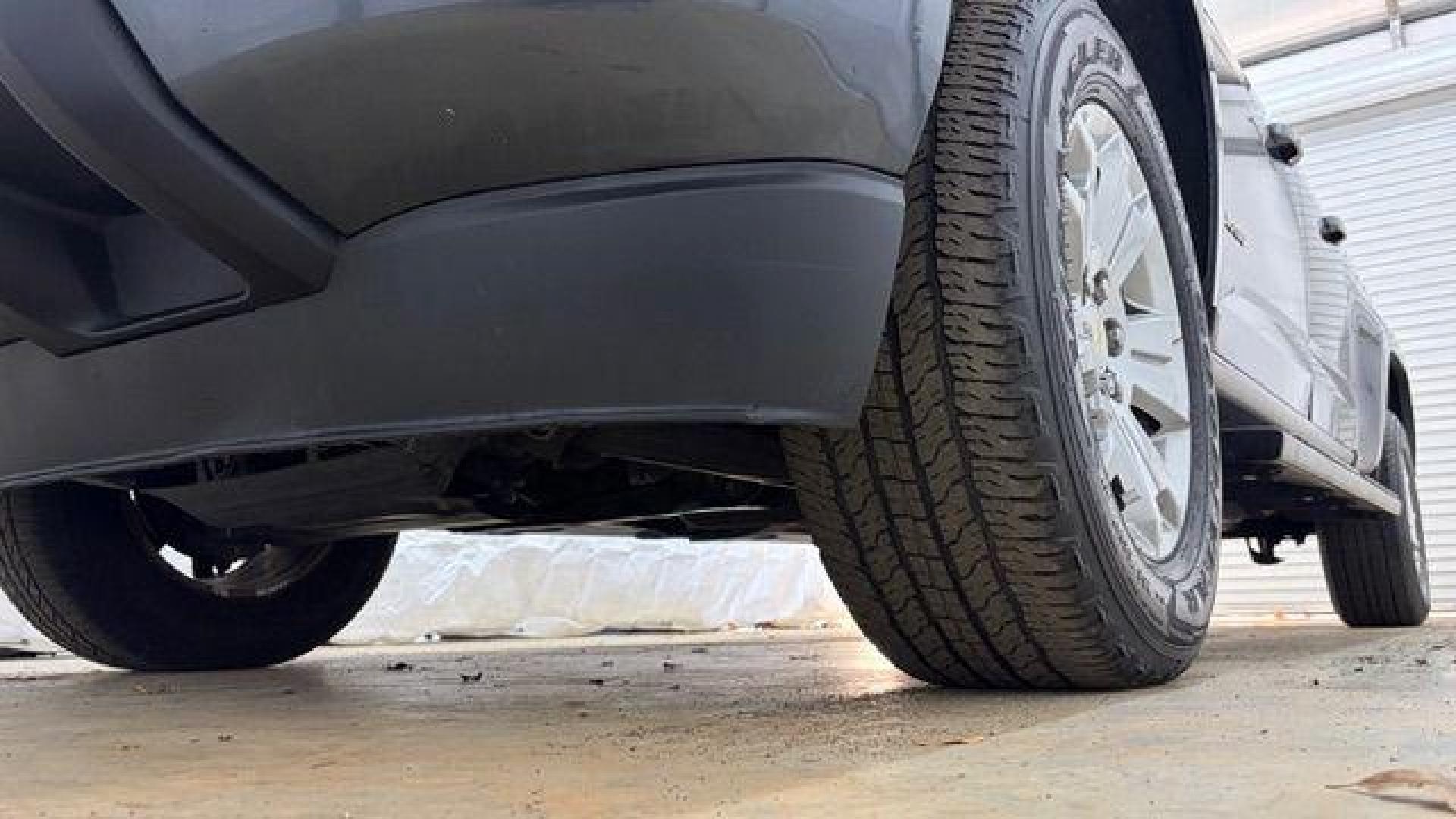 2016 Gray Chevrolet Colorado LT (1GCGSCEA2G1) with an 3.6L V-6 gasoline direct injection engine, located at 1806 Veterans Memorial Hwy SW, Austell, GA, 30168, (770) 944-9558, 33.817959, -84.606987 - Photo#19