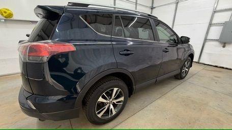 2017 Blue Toyota RAV4 XLE (2T3WFREV0HW) with an 2.5L I-4 DOHC engine, located at 1806 Veterans Memorial Hwy SW, Austell, GA, 30168, (770) 944-9558, 33.817959, -84.606987 - Photo#7