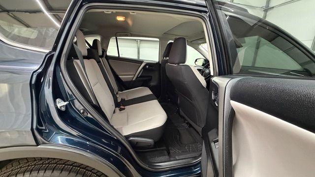 2017 Blue Toyota RAV4 XLE (2T3WFREV0HW) with an 2.5L I-4 DOHC engine, located at 1806 Veterans Memorial Hwy SW, Austell, GA, 30168, (770) 944-9558, 33.817959, -84.606987 - Photo#18