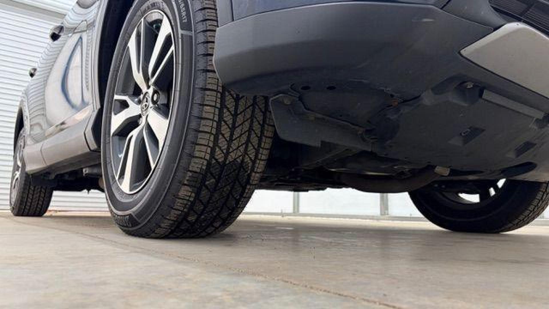 2017 Blue Toyota RAV4 XLE (2T3WFREV0HW) with an 2.5L I-4 DOHC engine, located at 1806 Veterans Memorial Hwy SW, Austell, GA, 30168, (770) 944-9558, 33.817959, -84.606987 - Photo#20