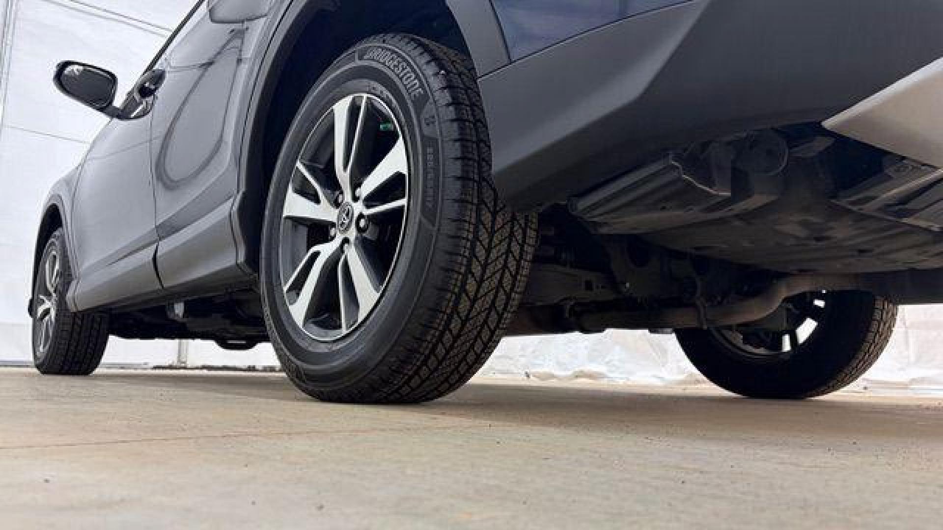 2017 Blue Toyota RAV4 XLE (2T3WFREV0HW) with an 2.5L I-4 DOHC engine, located at 1806 Veterans Memorial Hwy SW, Austell, GA, 30168, (770) 944-9558, 33.817959, -84.606987 - Photo#22