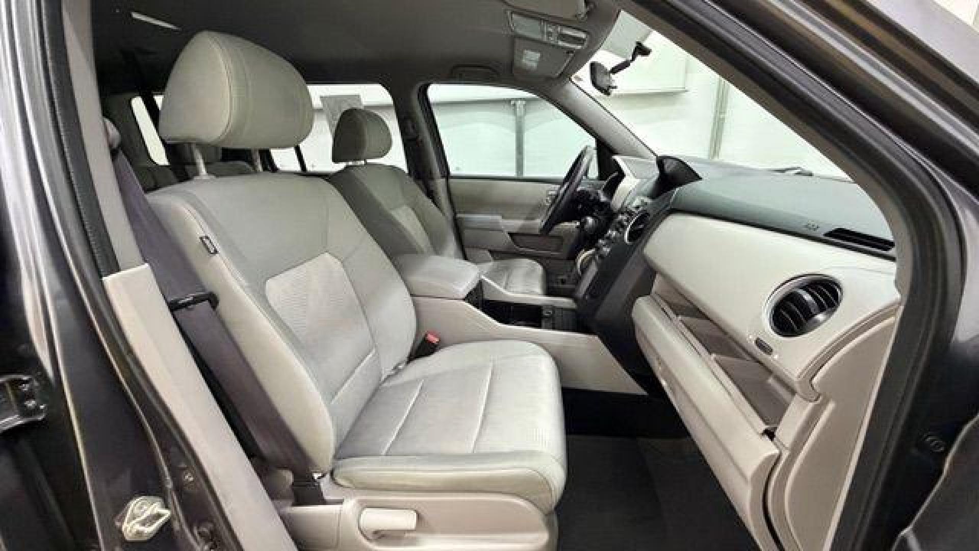 2015 Gray Honda Pilot LX (5FNYF3H28FB) with an 3.5L V-6 i-VTEC VCM variable valve control engine, located at 1806 Veterans Memorial Hwy SW, Austell, GA, 30168, (770) 944-9558, 33.817959, -84.606987- Photo#19