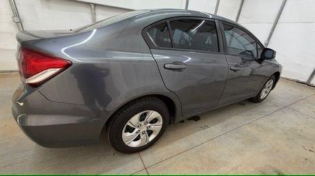 2013 Gray Honda Civic LX (19XFB2F52DE) with an 1.8L I-4 i-VTEC variable valve control engine, located at 1806 Veterans Memorial Hwy SW, Austell, GA, 30168, (770) 944-9558, 33.817959, -84.606987 - Photo#6