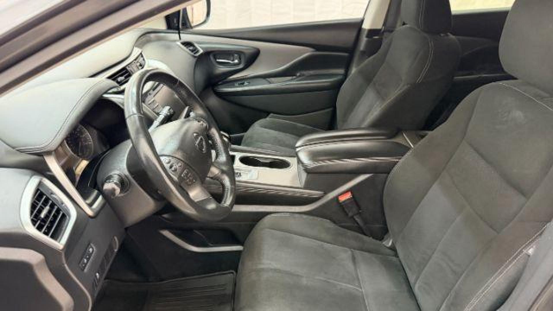 2019 Gray Nissan Murano SV (5N1AZ2MS1KN) with an 3.5L V-6 DOHC engine, located at 1806 Veterans Memorial Hwy SW, Austell, GA, 30168, (770) 944-9558, 33.817959, -84.606987 - Photo#12