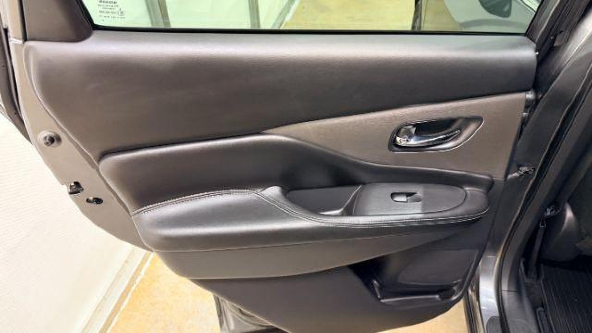 2019 Gray Nissan Murano SV (5N1AZ2MS1KN) with an 3.5L V-6 DOHC engine, located at 1806 Veterans Memorial Hwy SW, Austell, GA, 30168, (770) 944-9558, 33.817959, -84.606987 - Photo#13