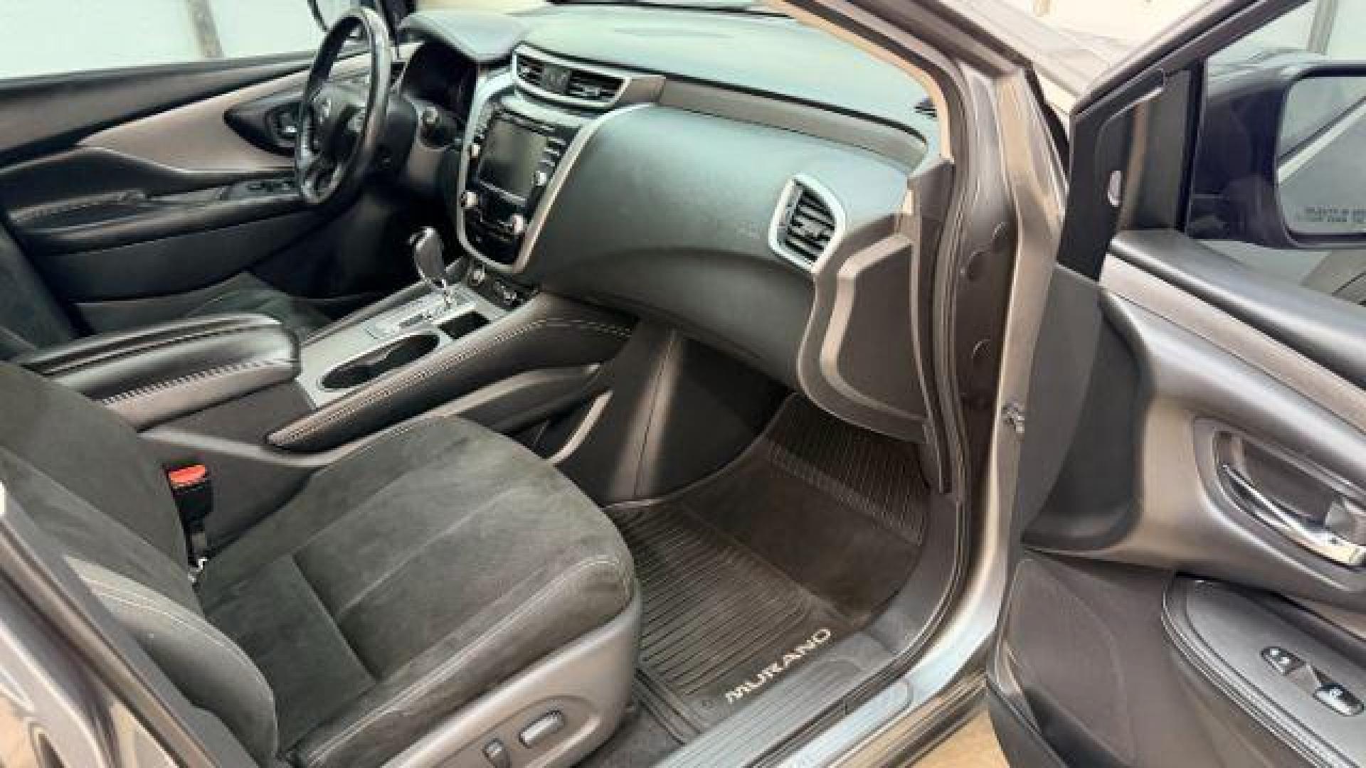 2019 Gray Nissan Murano SV (5N1AZ2MS1KN) with an 3.5L V-6 DOHC engine, located at 1806 Veterans Memorial Hwy SW, Austell, GA, 30168, (770) 944-9558, 33.817959, -84.606987 - Photo#19