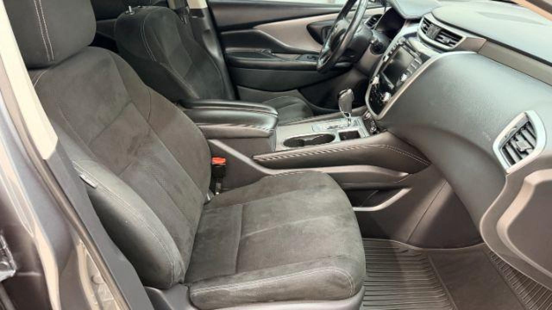 2019 Gray Nissan Murano SV (5N1AZ2MS1KN) with an 3.5L V-6 DOHC engine, located at 1806 Veterans Memorial Hwy SW, Austell, GA, 30168, (770) 944-9558, 33.817959, -84.606987 - Photo#20