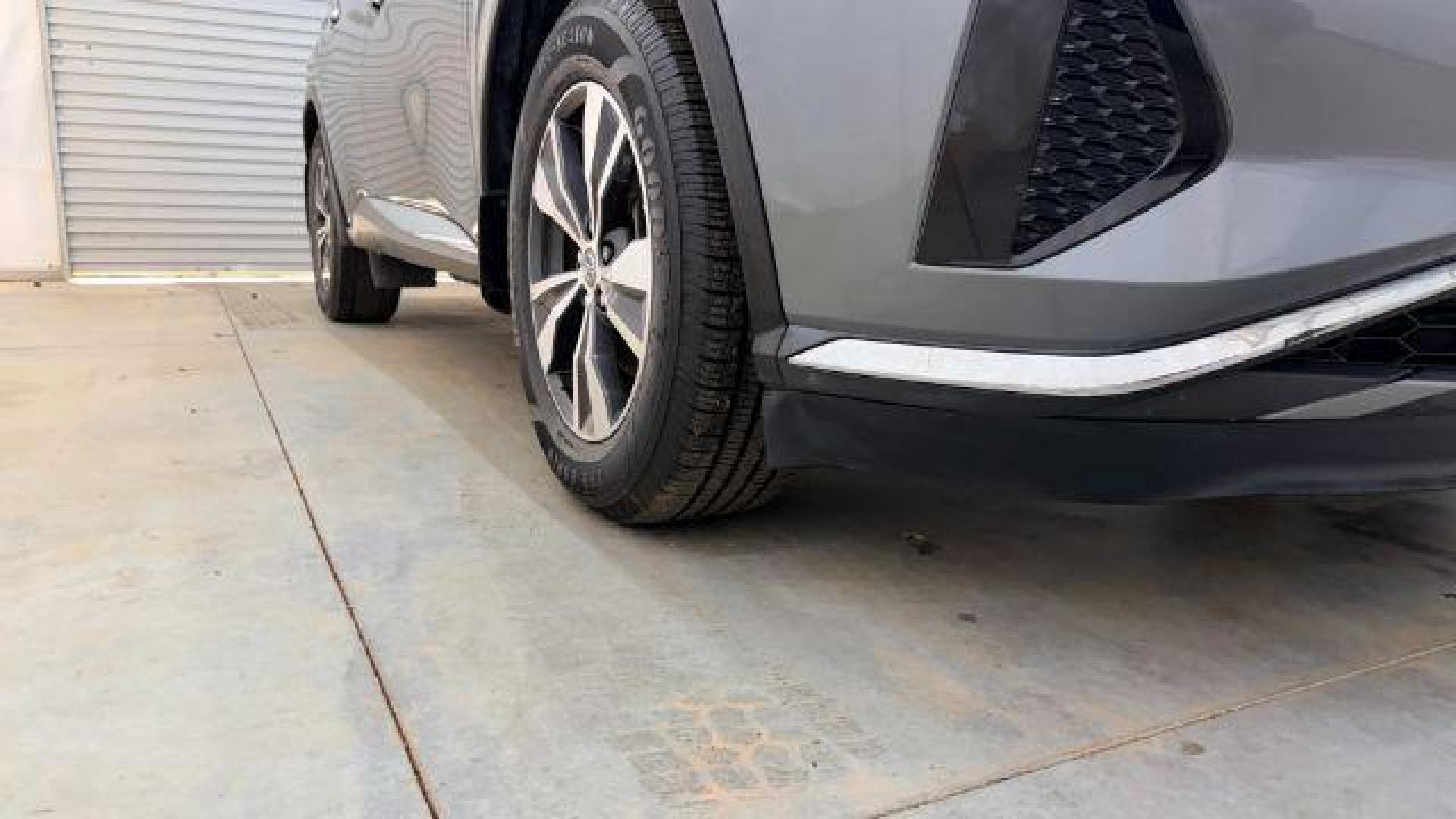 2019 Gray Nissan Murano SV (5N1AZ2MS1KN) with an 3.5L V-6 DOHC engine, located at 1806 Veterans Memorial Hwy SW, Austell, GA, 30168, (770) 944-9558, 33.817959, -84.606987 - Photo#21