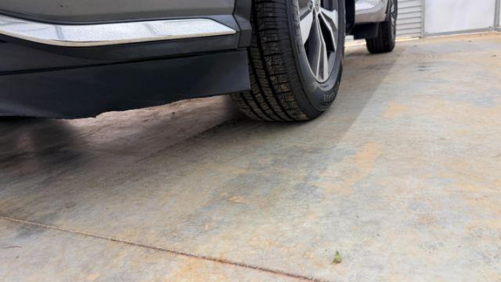 2019 Gray Nissan Murano SV (5N1AZ2MS1KN) with an 3.5L V-6 DOHC engine, located at 1806 Veterans Memorial Hwy SW, Austell, GA, 30168, (770) 944-9558, 33.817959, -84.606987 - Photo#23