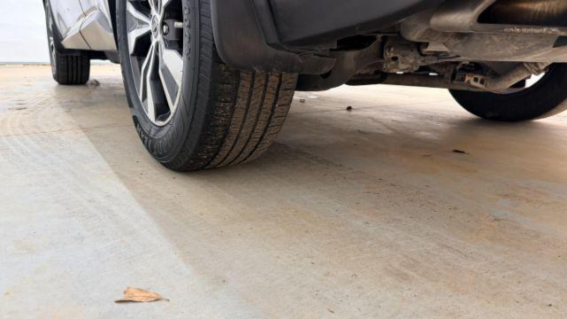 2019 Gray Nissan Murano SV (5N1AZ2MS1KN) with an 3.5L V-6 DOHC engine, located at 1806 Veterans Memorial Hwy SW, Austell, GA, 30168, (770) 944-9558, 33.817959, -84.606987 - Photo#24
