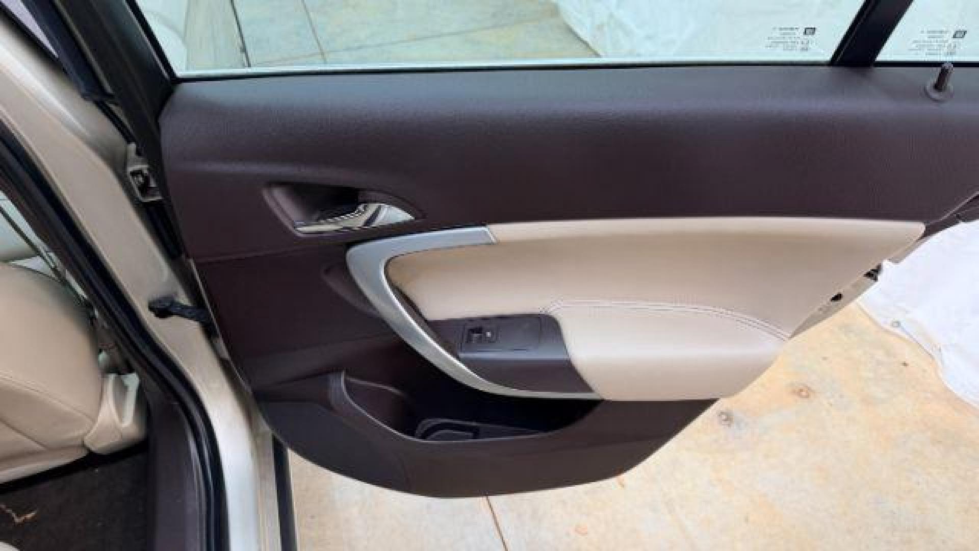 2016 White Buick Regal Turbo (2G4GK5EX3G9) with an 2L I-4 gasoline direct injection engine, located at 1806 Veterans Memorial Hwy SW, Austell, GA, 30168, (770) 944-9558, 33.817959, -84.606987 - Photo#17