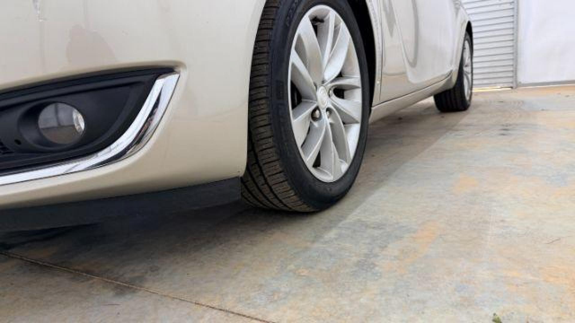 2016 White Buick Regal Turbo (2G4GK5EX3G9) with an 2L I-4 gasoline direct injection engine, located at 1806 Veterans Memorial Hwy SW, Austell, GA, 30168, (770) 944-9558, 33.817959, -84.606987 - Photo#23