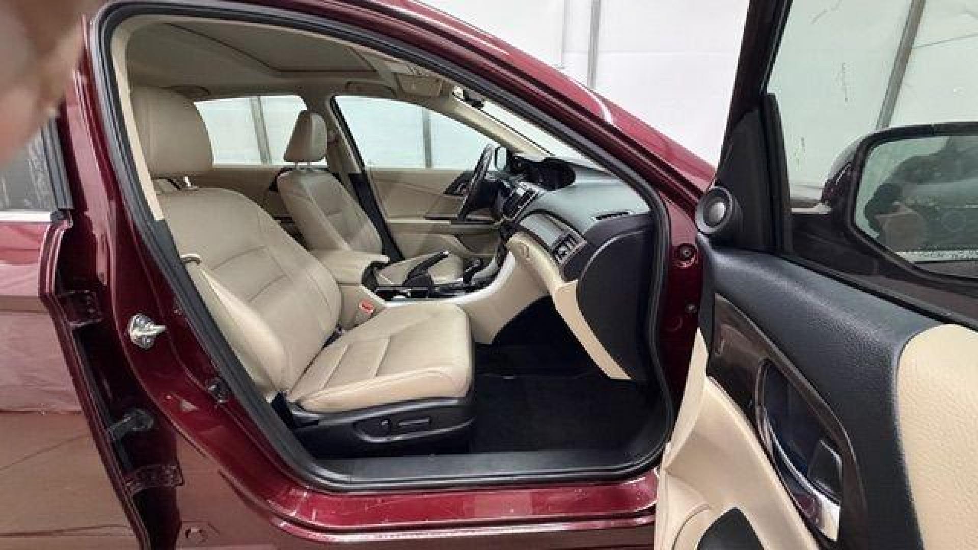 2017 Burgundy Honda Accord EX-L (1HGCR2F84HA) with an 2.4L I-4 gasoline direct injection engine, located at 1806 Veterans Memorial Hwy SW, Austell, GA, 30168, (770) 944-9558, 33.817959, -84.606987 - Photo#17