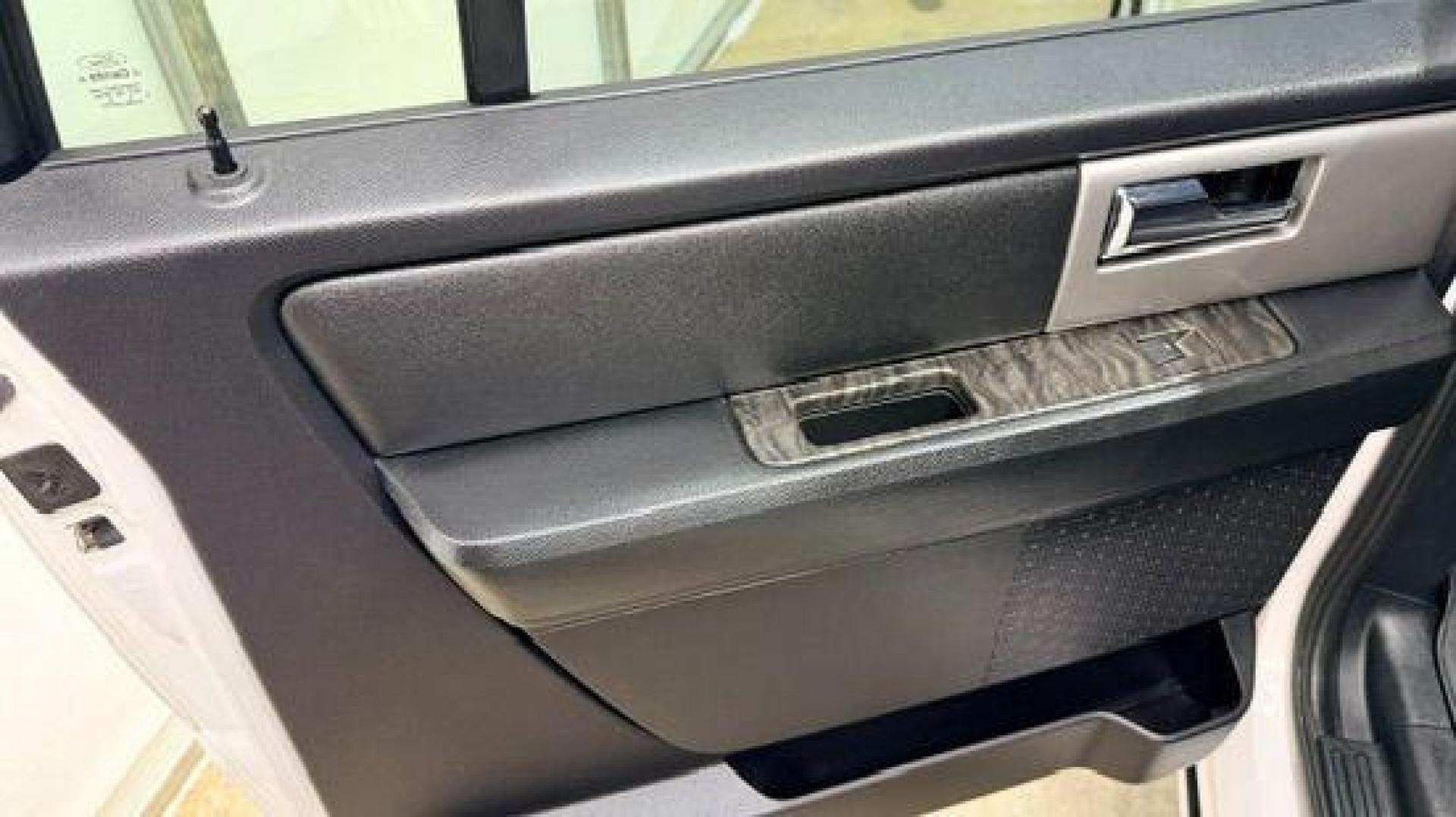 2015 White Ford Expedition EL Limited (1FMJK1KT1FE) with an EcoBoost 3.5L V-6 gasoline direct injection engine, located at 1806 Veterans Memorial Hwy SW, Austell, GA, 30168, (770) 944-9558, 33.817959, -84.606987 - Photo#13