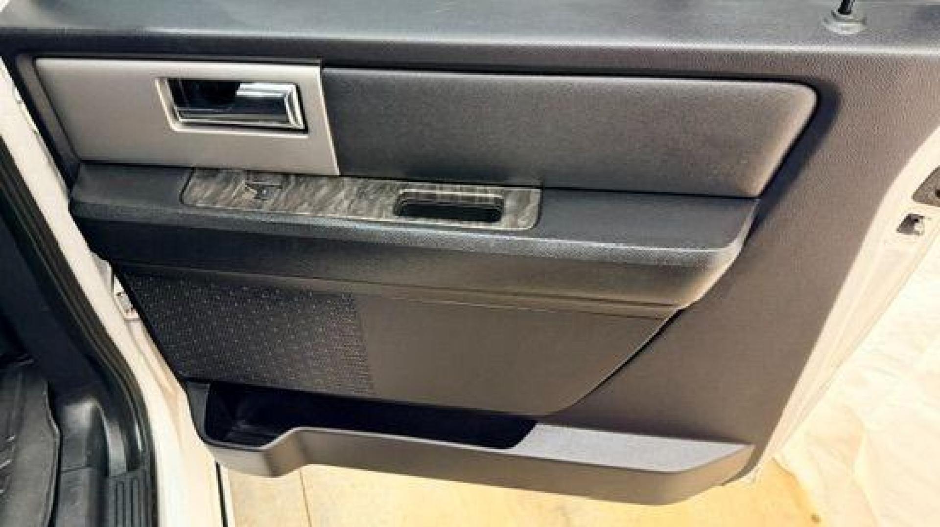 2015 White Ford Expedition EL Limited (1FMJK1KT1FE) with an EcoBoost 3.5L V-6 gasoline direct injection engine, located at 1806 Veterans Memorial Hwy SW, Austell, GA, 30168, (770) 944-9558, 33.817959, -84.606987 - Photo#17