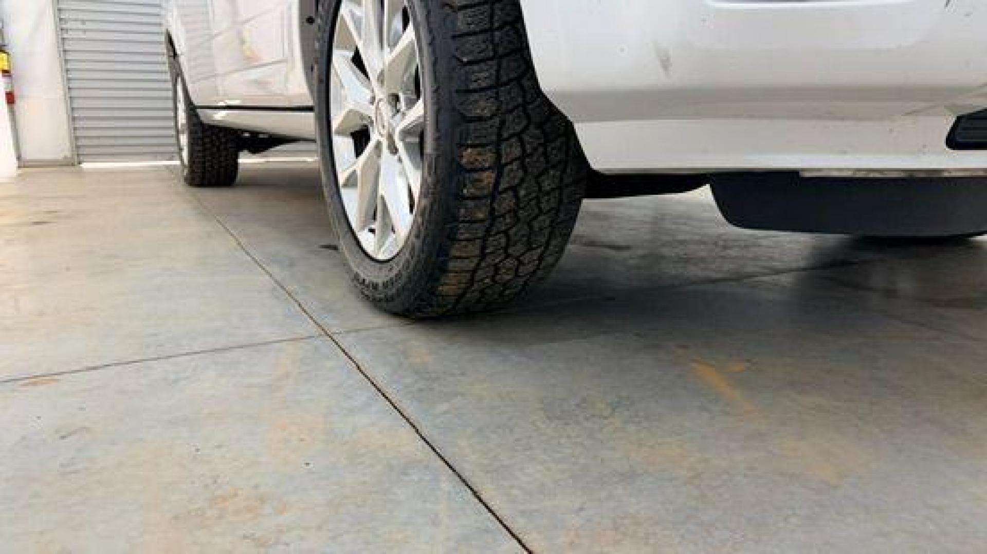 2015 White Ford Expedition EL Limited (1FMJK1KT1FE) with an EcoBoost 3.5L V-6 gasoline direct injection engine, located at 1806 Veterans Memorial Hwy SW, Austell, GA, 30168, (770) 944-9558, 33.817959, -84.606987 - Photo#22