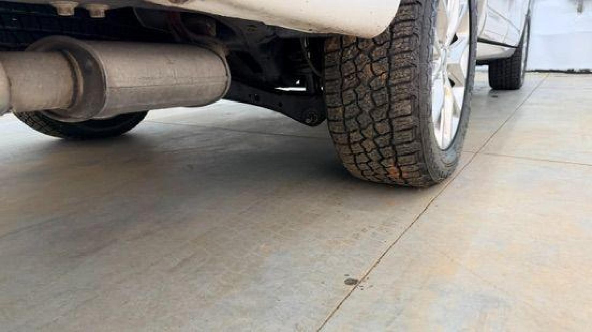 2015 White Ford Expedition EL Limited (1FMJK1KT1FE) with an EcoBoost 3.5L V-6 gasoline direct injection engine, located at 1806 Veterans Memorial Hwy SW, Austell, GA, 30168, (770) 944-9558, 33.817959, -84.606987 - Photo#25