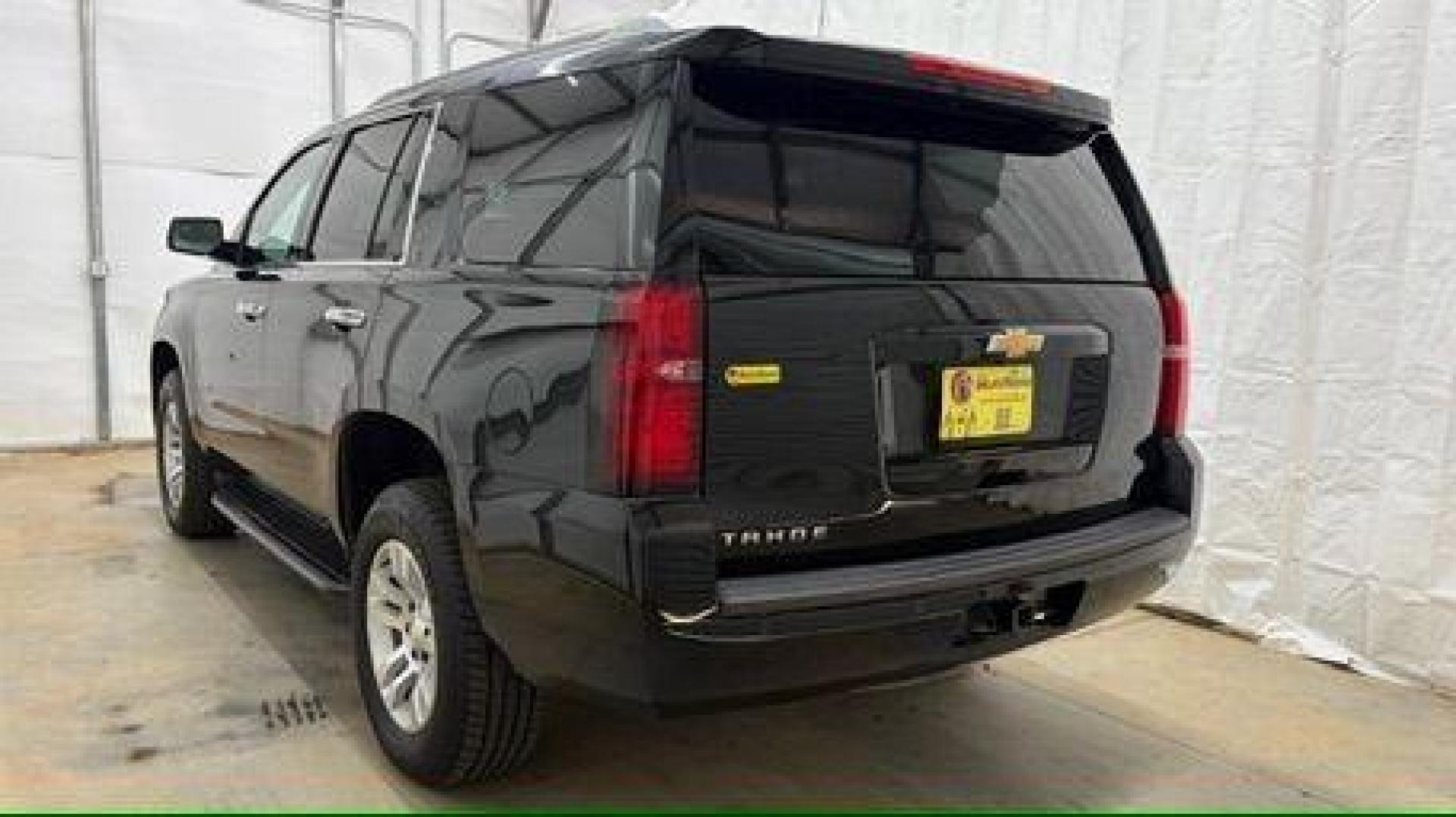 2017 BLACK Chevrolet Tahoe LT (1GNSKBKC1HR) with an EcoTec3 5.3L V-8 gasoline direct injection engine, located at 1806 Veterans Memorial Hwy SW, Austell, GA, 30168, (770) 944-9558, 33.817959, -84.606987 - Photo#3