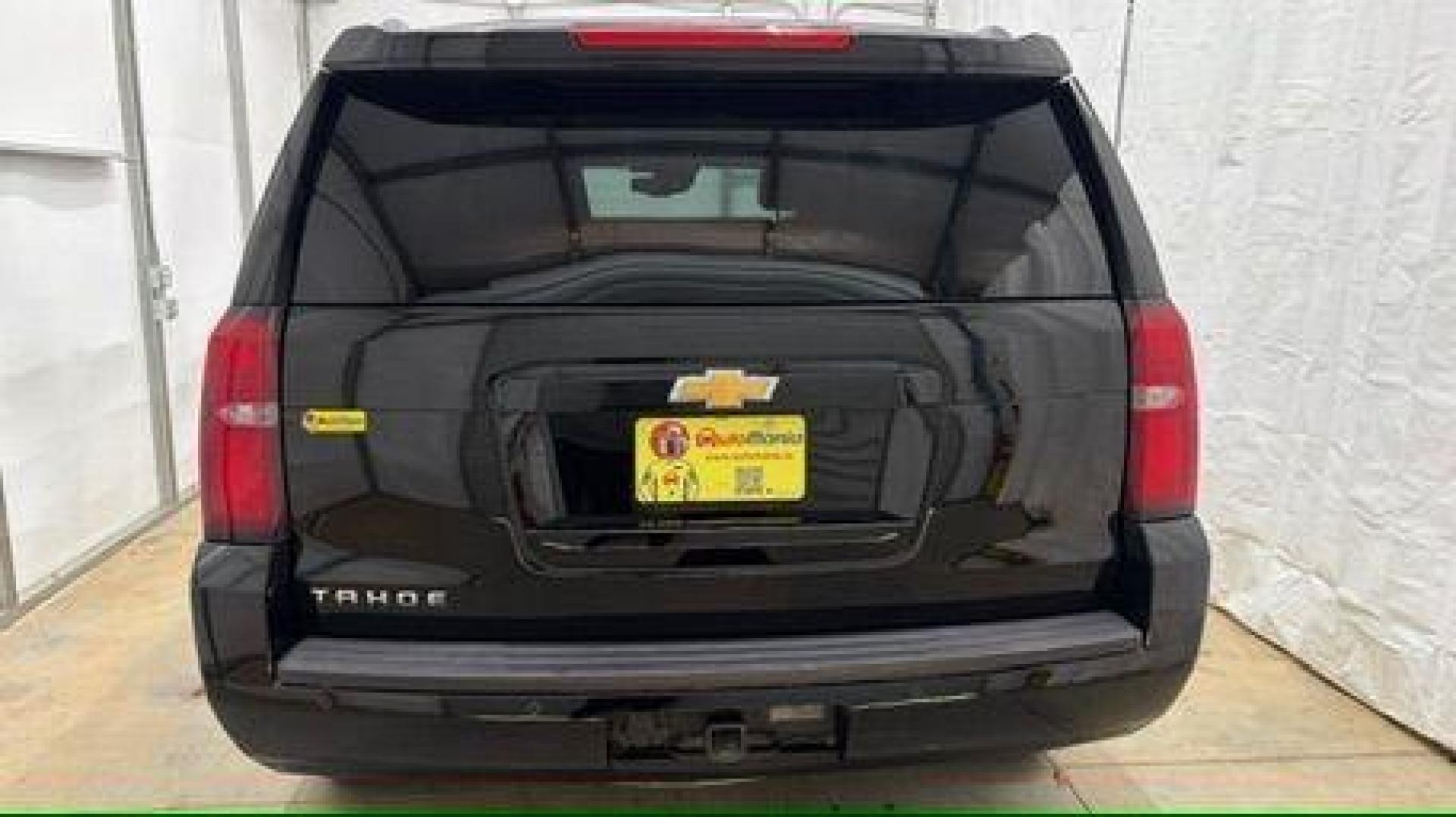 2017 BLACK Chevrolet Tahoe LT (1GNSKBKC1HR) with an EcoTec3 5.3L V-8 gasoline direct injection engine, located at 1806 Veterans Memorial Hwy SW, Austell, GA, 30168, (770) 944-9558, 33.817959, -84.606987 - Photo#4